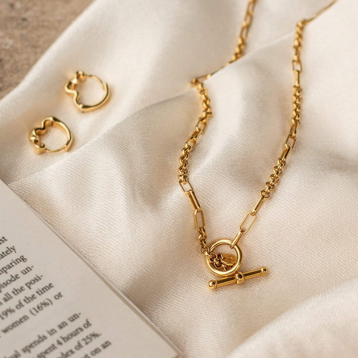 Estée Lalonde Interlock Chain Necklace 18ct Gold Plate – Daisy London