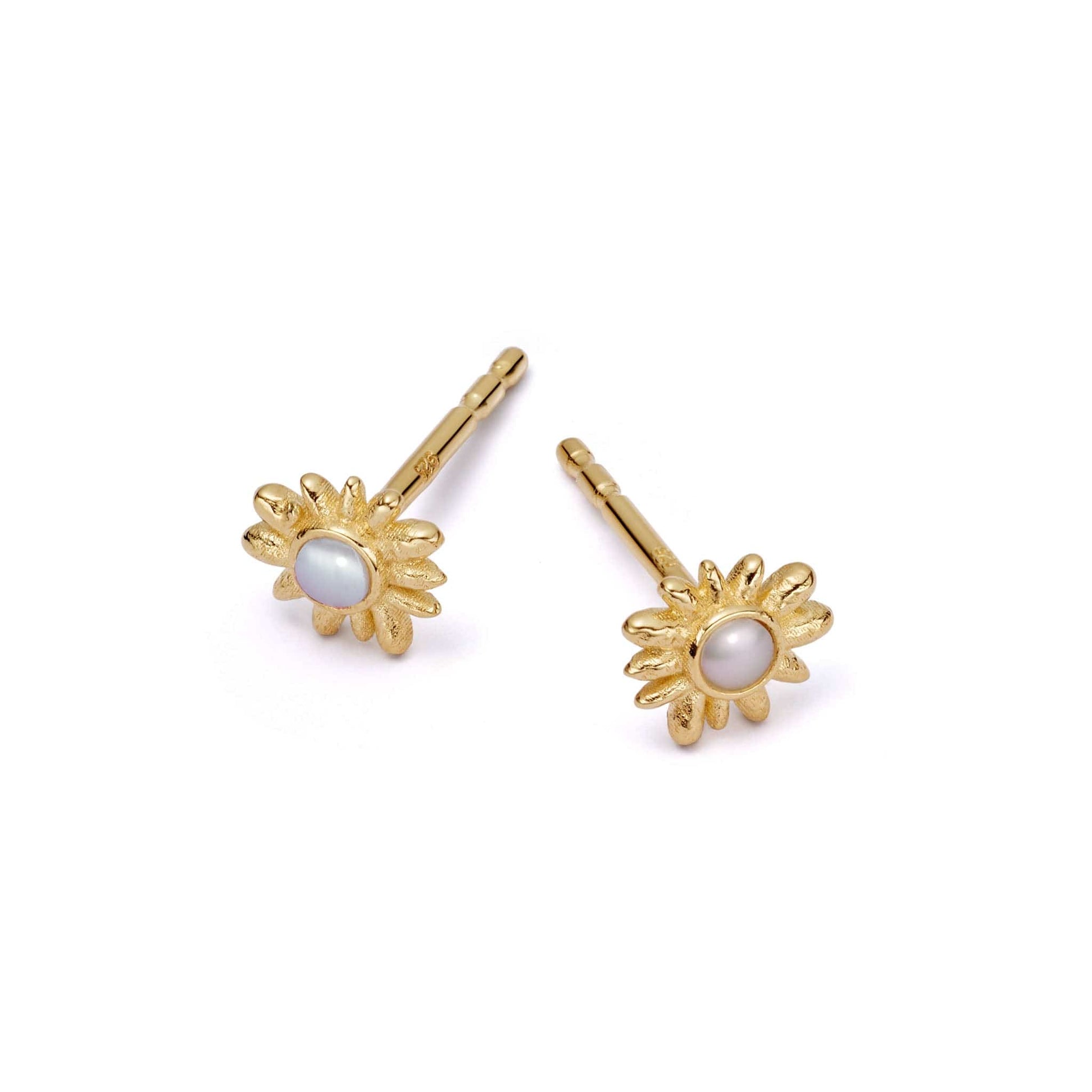 Daisy Mini Mother of Pearl Stud Earrings 18ct Gold Plate