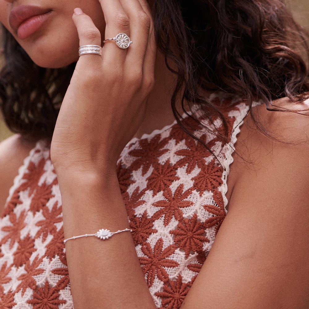 Daisy Mother of Pearl Bracelet Sterling Silver