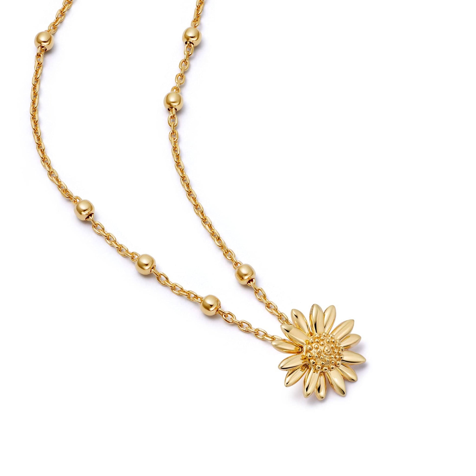 Small English Daisy Necklace 18ct Gold Plate