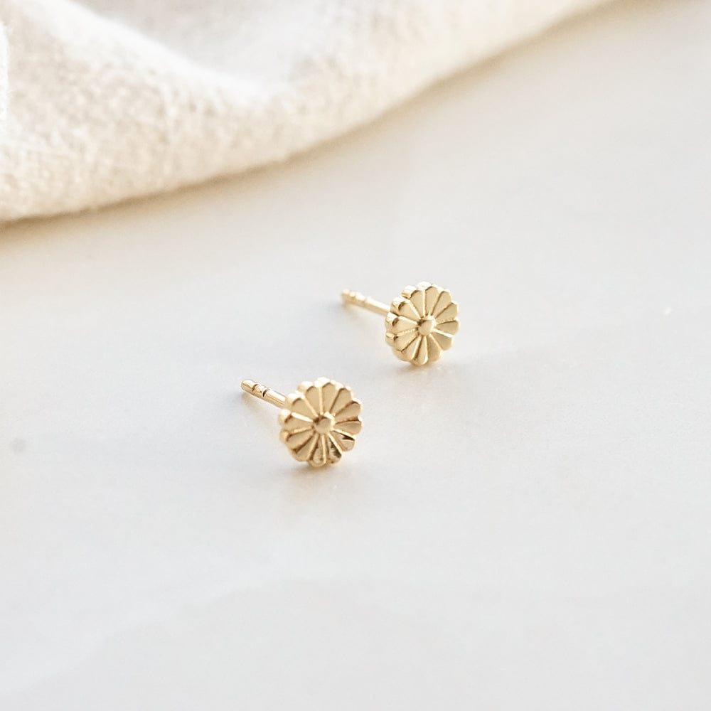 Daisy Bloom Stud Earrings 18ct Gold Plate